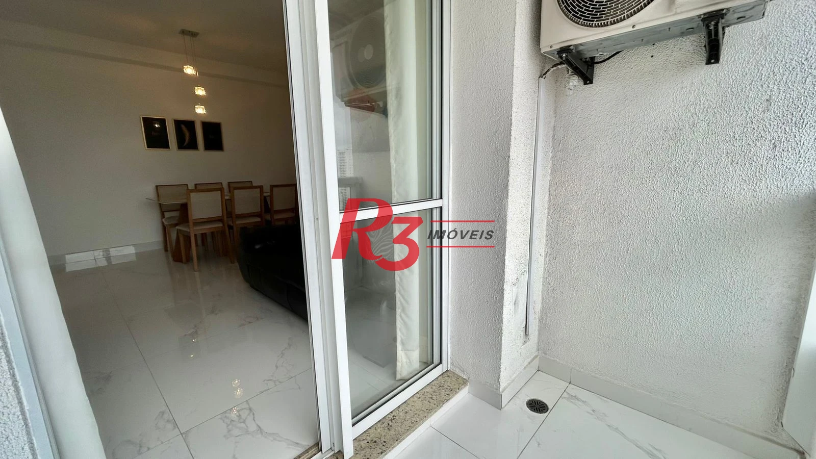 Apartamento com 2 dormitórios à venda, 70 m² por R$ 640.000,00 - Centro - São Vicente/SP