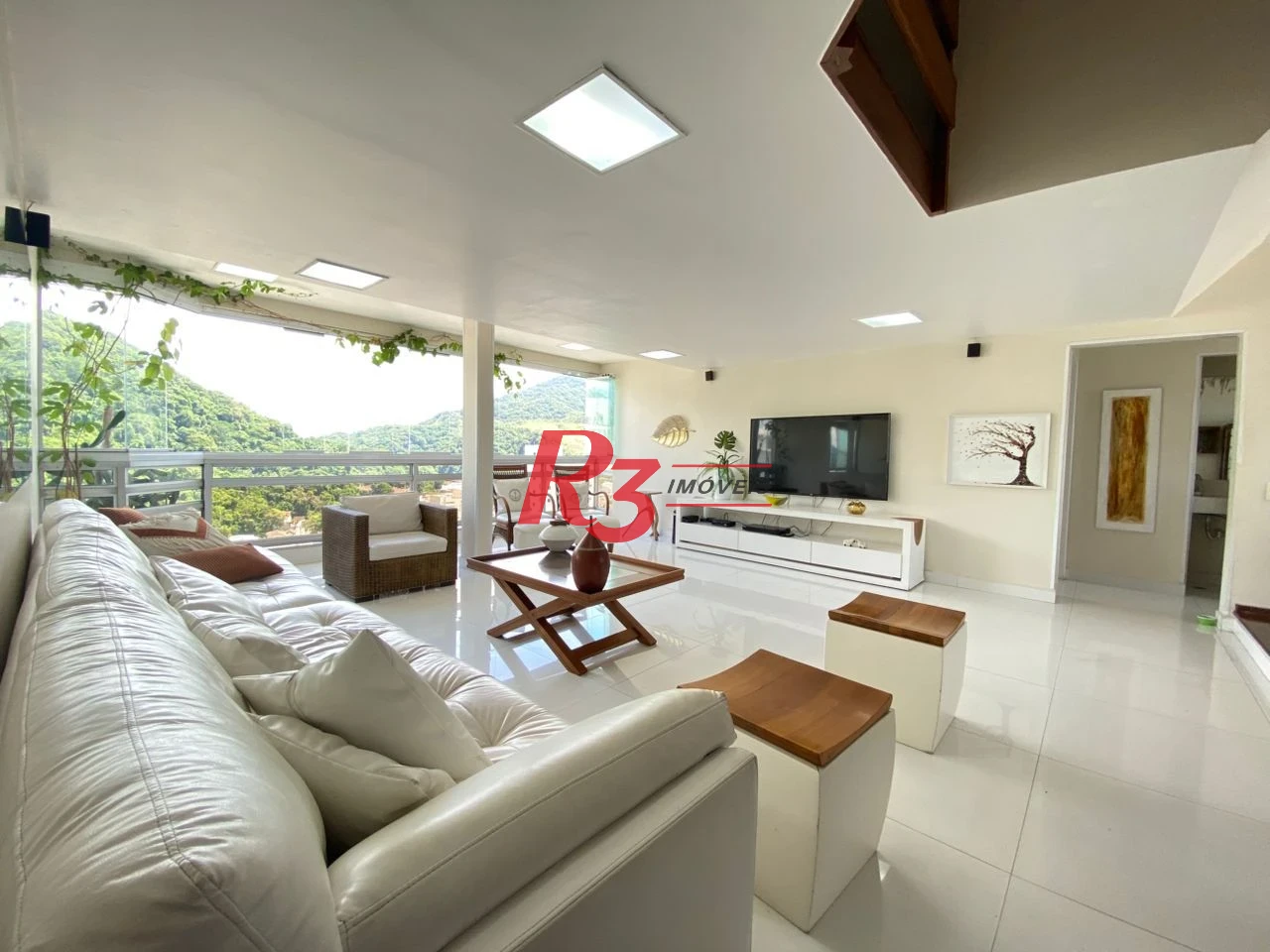 Apartamento com 3 dormitórios à venda, 120 m² por R$ 800.000,00 - Praia das Pitangueiras - Guarujá/SP