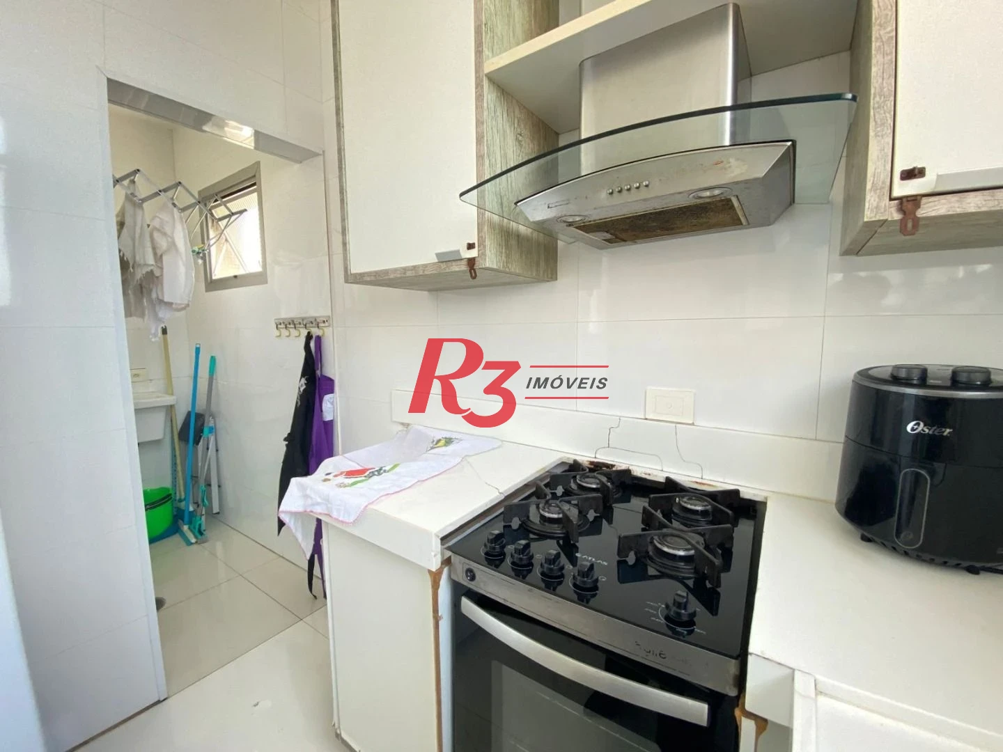 Apartamento com 3 dormitórios à venda, 120 m² por R$ 800.000,00 - Praia das Pitangueiras - Guarujá/SP