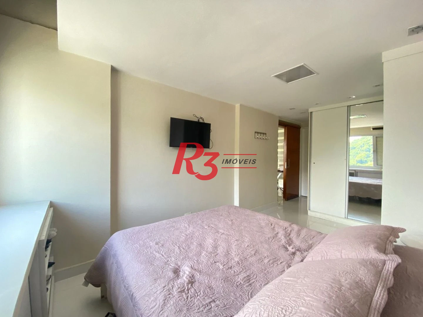 Apartamento com 3 dormitórios à venda, 120 m² por R$ 800.000,00 - Praia das Pitangueiras - Guarujá/SP