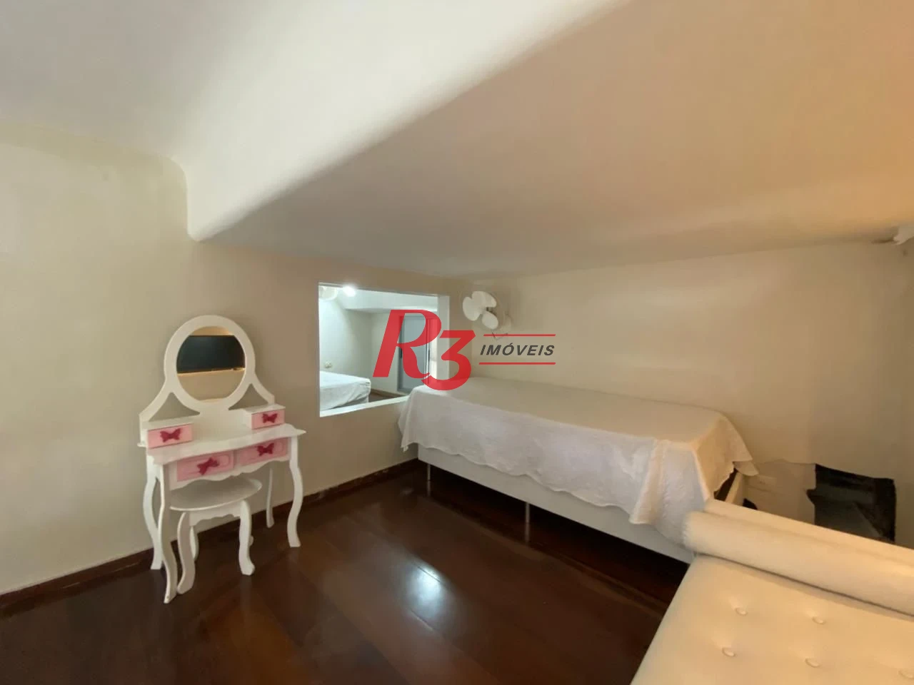Apartamento com 3 dormitórios à venda, 120 m² por R$ 800.000,00 - Praia das Pitangueiras - Guarujá/SP