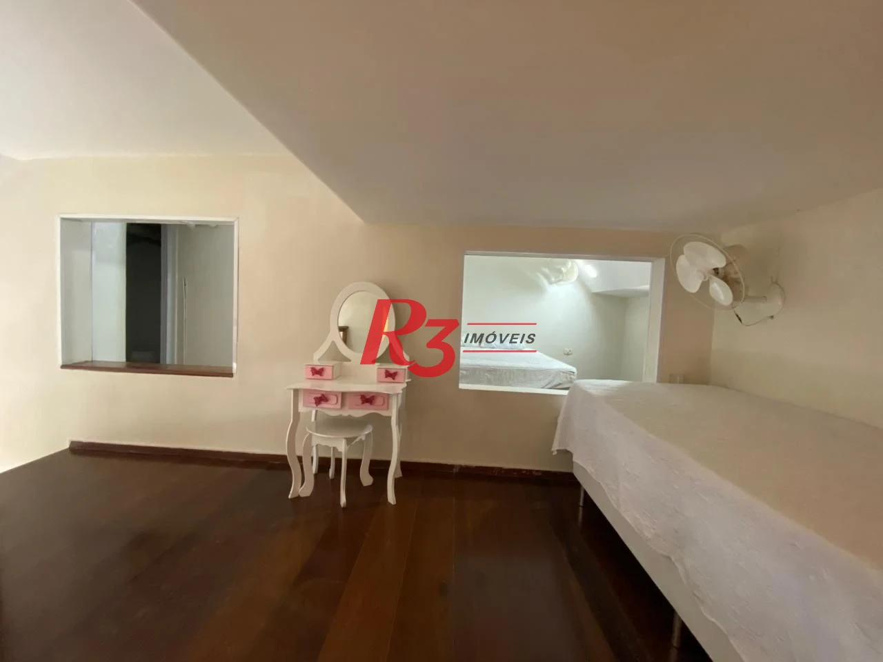 Apartamento com 3 dormitórios à venda, 120 m² por R$ 800.000,00 - Praia das Pitangueiras - Guarujá/SP