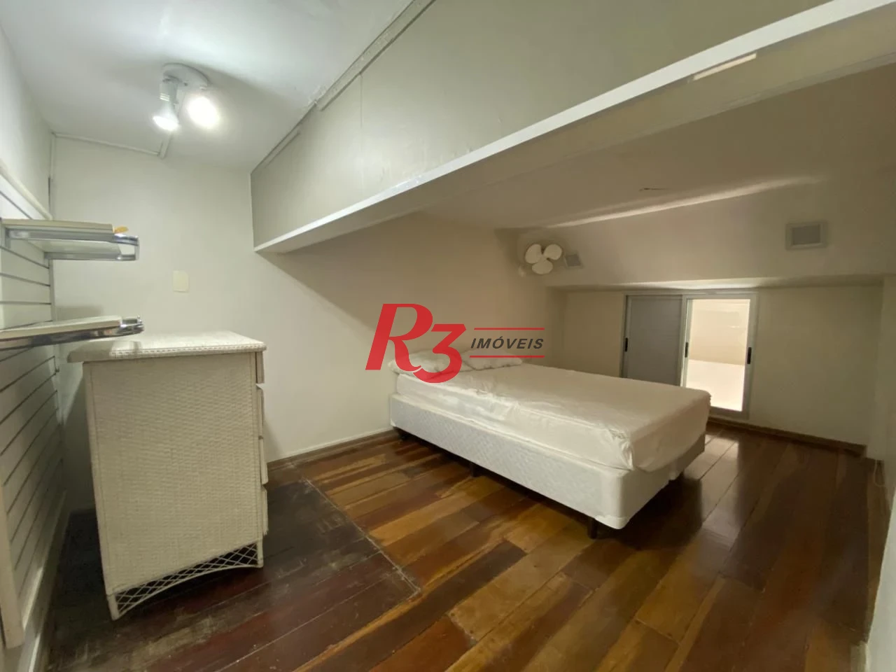 Apartamento com 3 dormitórios à venda, 120 m² por R$ 800.000,00 - Praia das Pitangueiras - Guarujá/SP