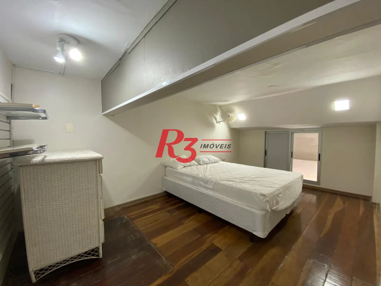 Apartamento com 3 dormitórios à venda, 120 m² por R$ 800.000,00 - Praia das Pitangueiras - Guarujá/SP