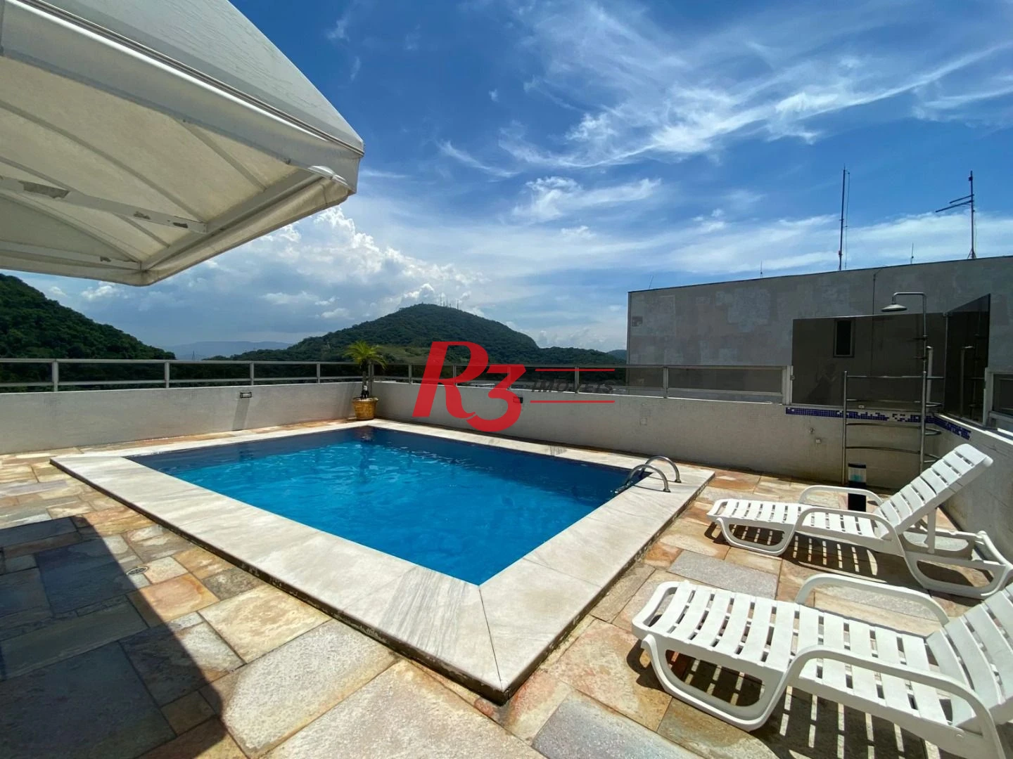 Apartamento com 3 dormitórios à venda, 120 m² por R$ 800.000,00 - Praia das Pitangueiras - Guarujá/SP