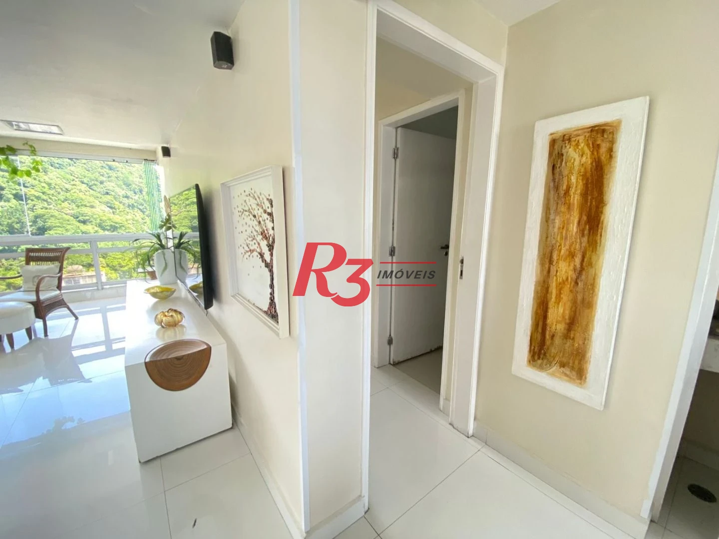 Apartamento com 3 dormitórios à venda, 120 m² por R$ 800.000,00 - Praia das Pitangueiras - Guarujá/SP