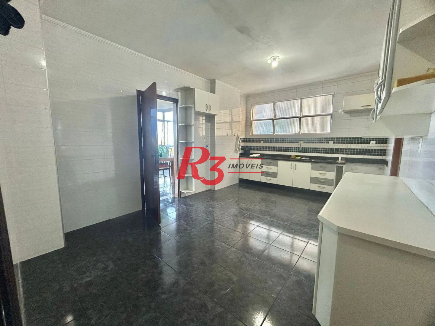 Apartamento com 3 dormitórios à venda, 168 m² por R$ 750.000,00 - Itararé - São Vicente/SP