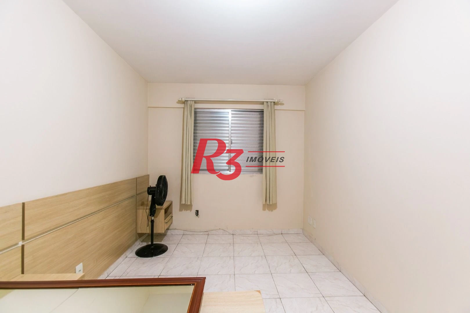 Apartamento com 1 dormitório para alugar, 50 m² - Vila Matias - Santos/SP.  R$3.000,00 Pacote