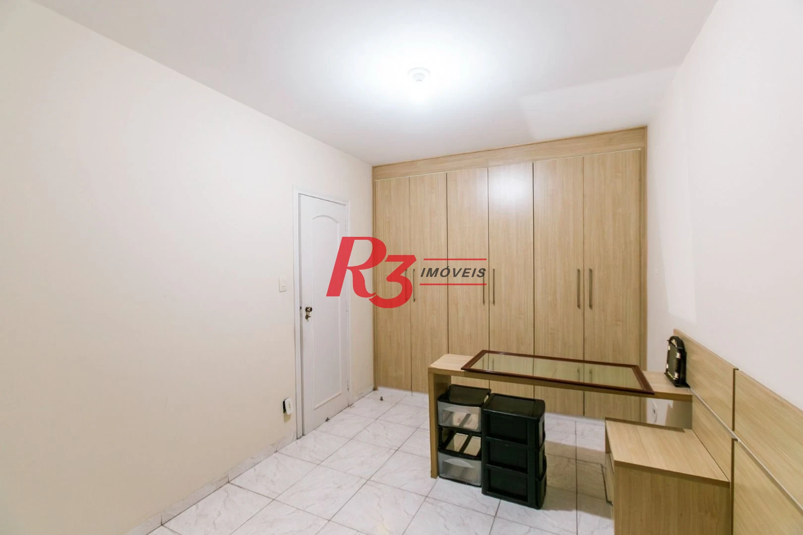 Apartamento com 1 dormitório para alugar, 50 m² - Vila Matias - Santos/SP.  R$3.000,00 Pacote