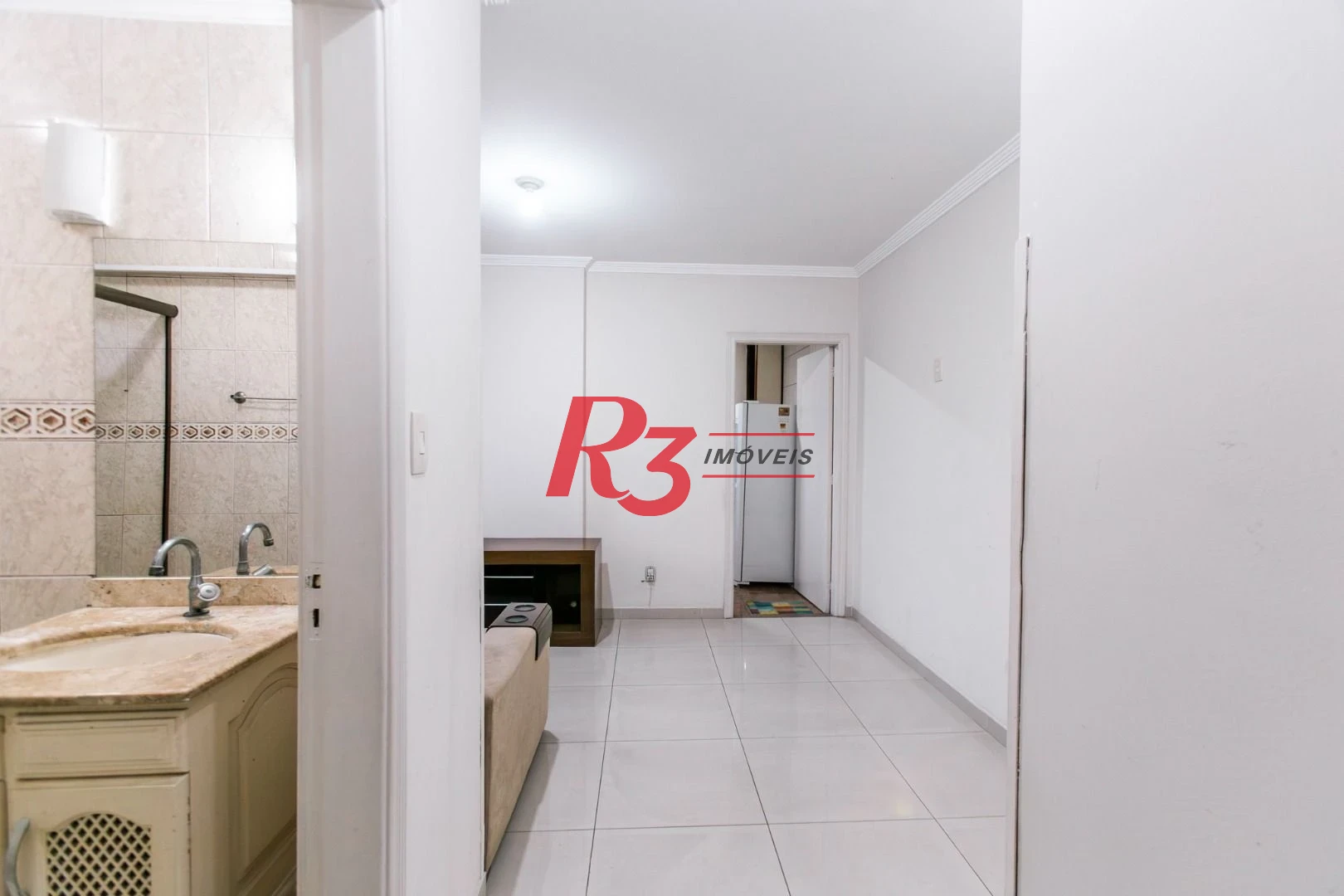 Apartamento com 1 dormitório para alugar, 50 m² - Vila Matias - Santos/SP.  R$3.000,00 Pacote