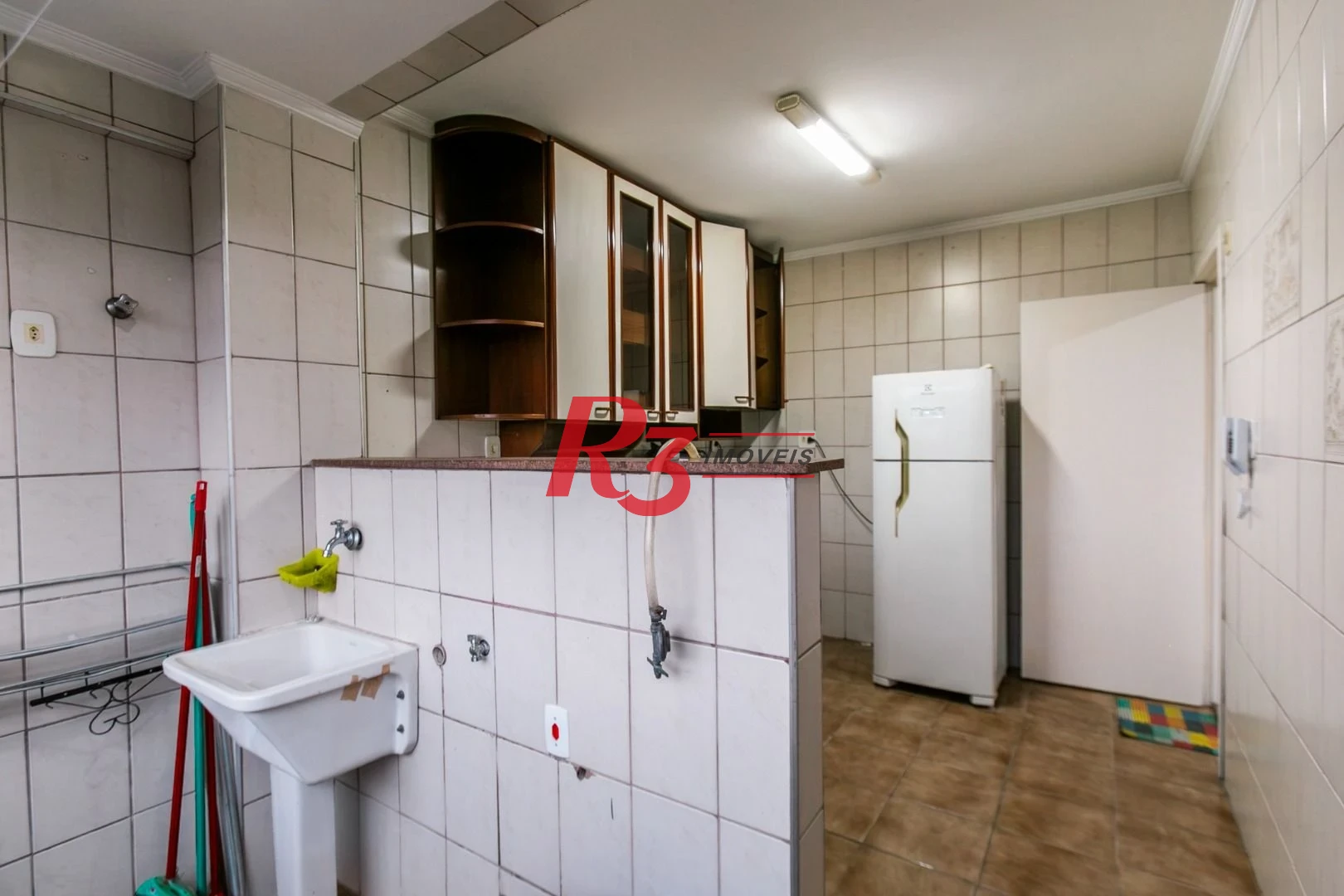 Apartamento com 1 dormitório para alugar, 50 m² - Vila Matias - Santos/SP.  R$3.000,00 Pacote