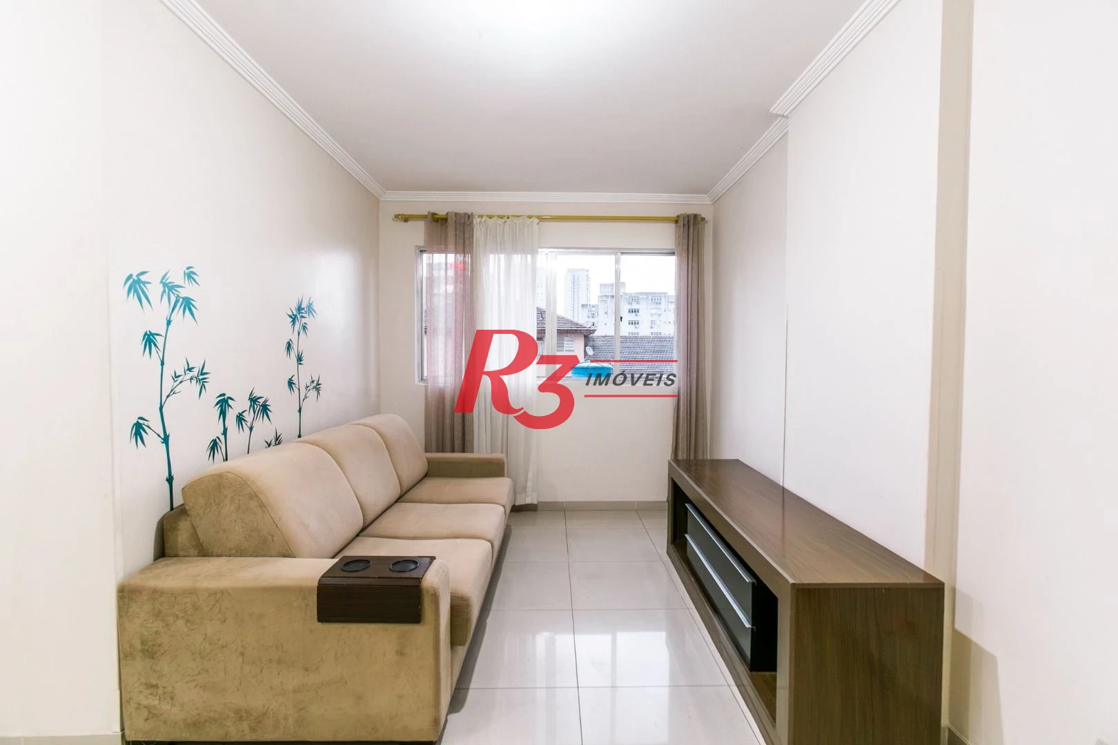 Apartamento com 1 dormitório para alugar, 50 m² - Vila Matias - Santos/SP.  R$3.000,00 Pacote