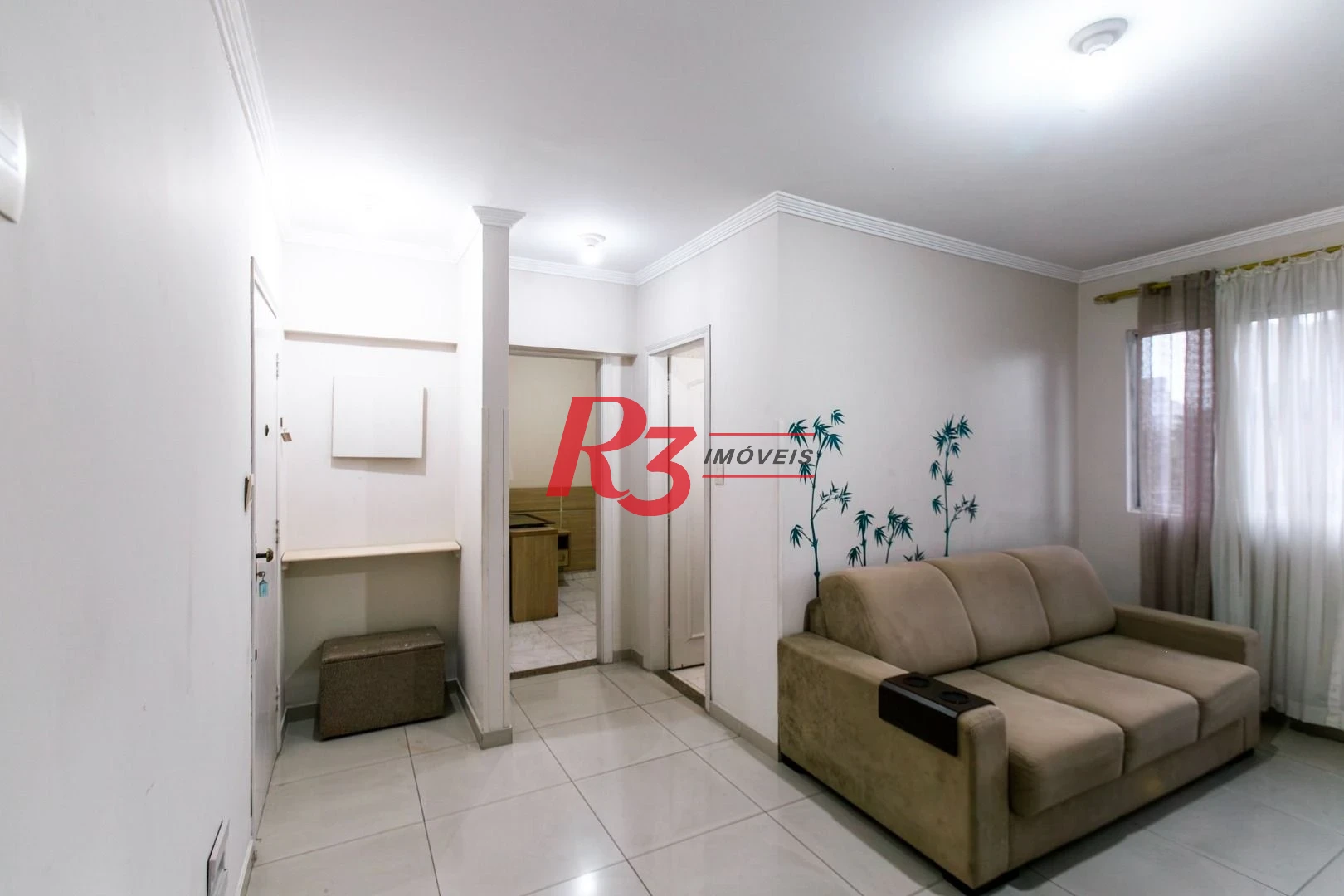 Apartamento com 1 dormitório para alugar, 50 m² - Vila Matias - Santos/SP.  R$3.000,00 Pacote