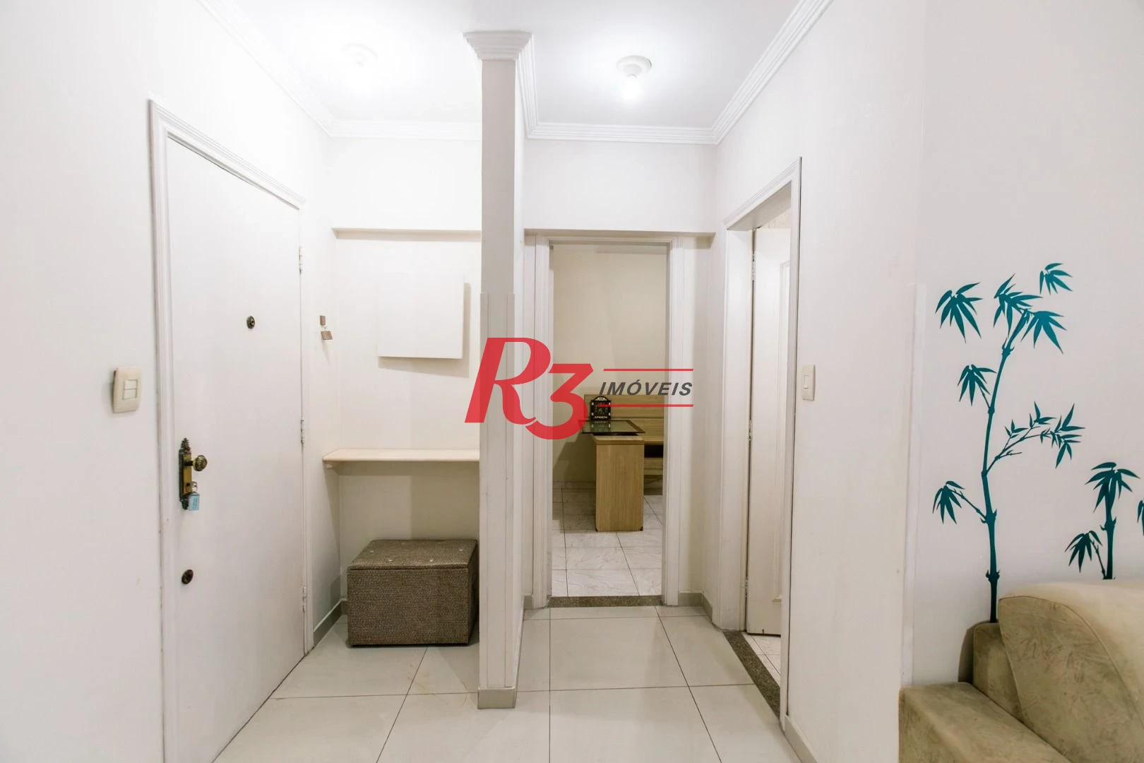 Apartamento com 1 dormitório para alugar, 50 m² - Vila Matias - Santos/SP.  R$3.000,00 Pacote