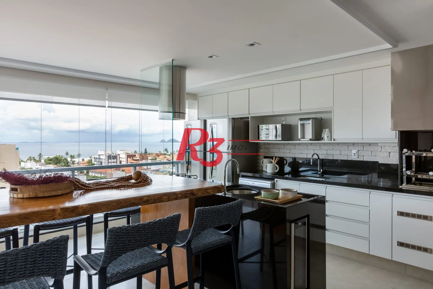 Apartamento com 3 dormitórios à venda, 104 m² por R$ 1.065.000,00 - Jardim Praiano - Guarujá/SP