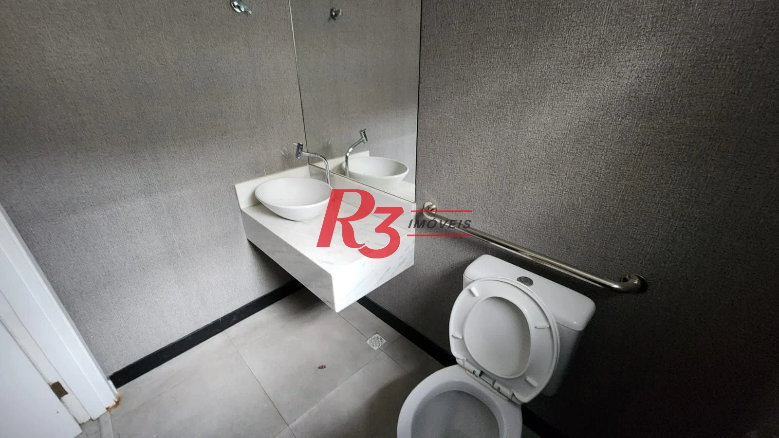 Sobrado para alugar, 200 m² por R$ 25.550,00/mês - Gonzaga - Santos/SP