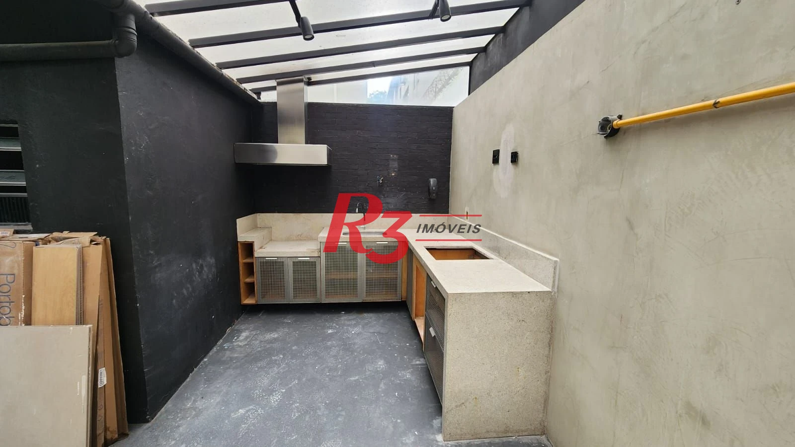 Sobrado para alugar, 200 m² por R$ 25.550,00/mês - Gonzaga - Santos/SP