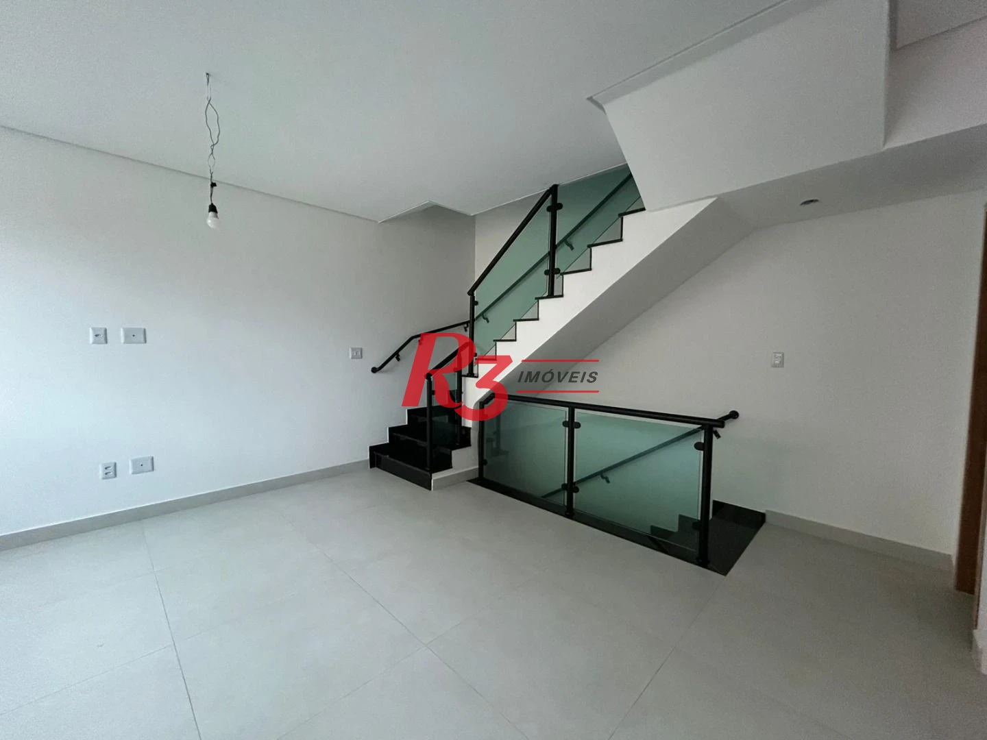 Casa com 2 dormitórios à venda, 90 m² por R$ 720.000,00 - Marapé - Santos/SP