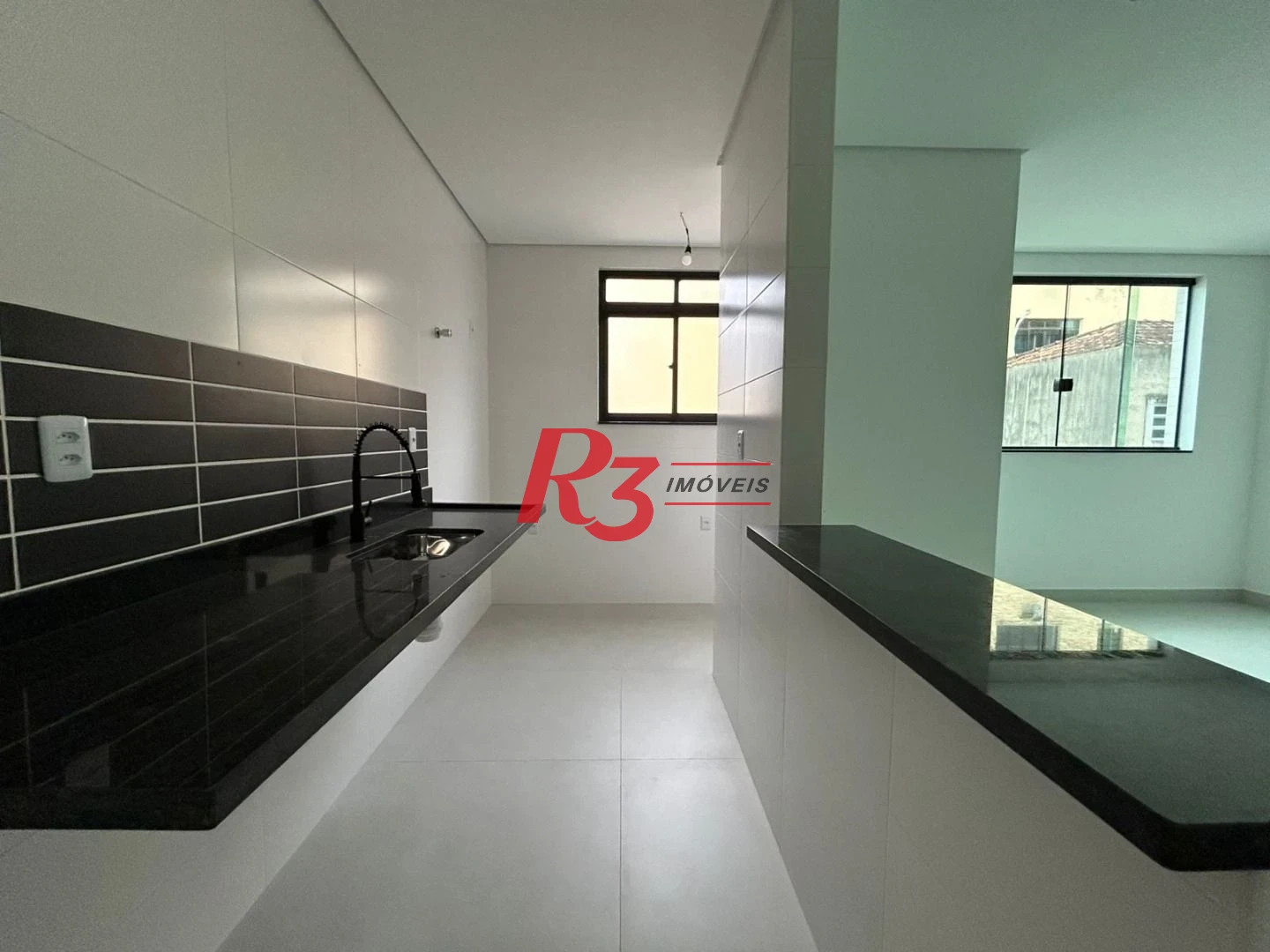 Casa com 2 dormitórios à venda, 90 m² por R$ 720.000,00 - Marapé - Santos/SP