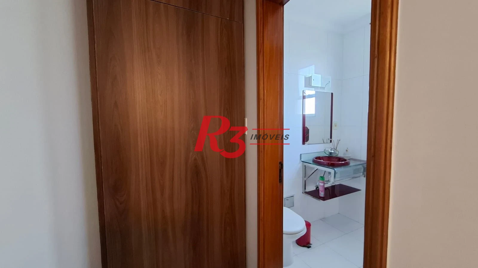 Apartamento com 3 dormitórios à venda, 180 m² por R$ 850.000,00 - Campo Grande - Santos/SP