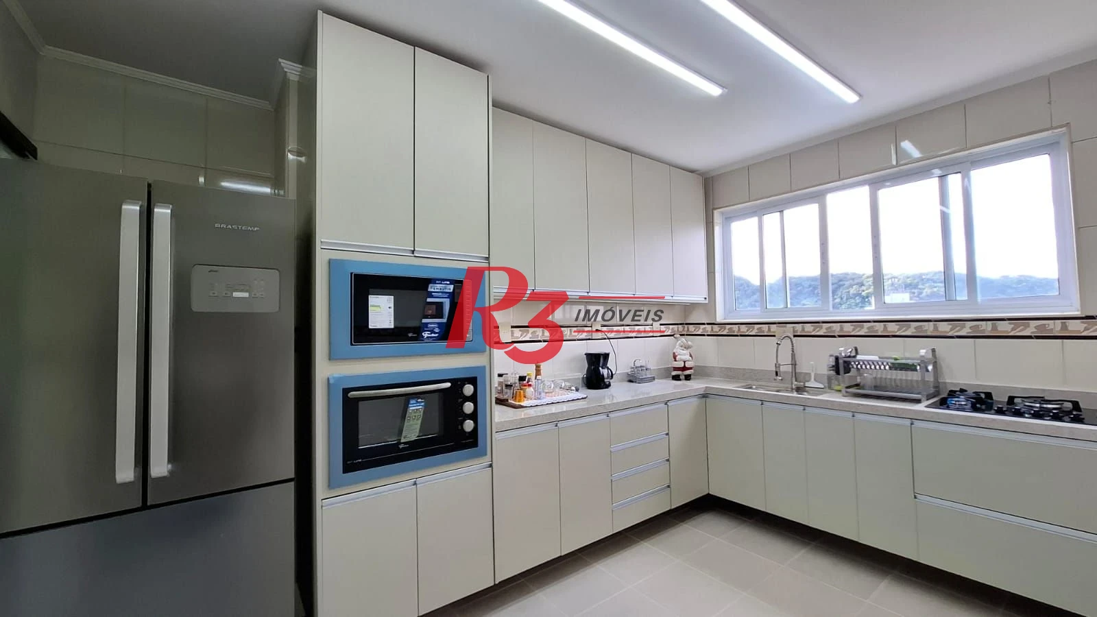 Apartamento com 3 dormitórios à venda, 180 m² por R$ 850.000,00 - Campo Grande - Santos/SP