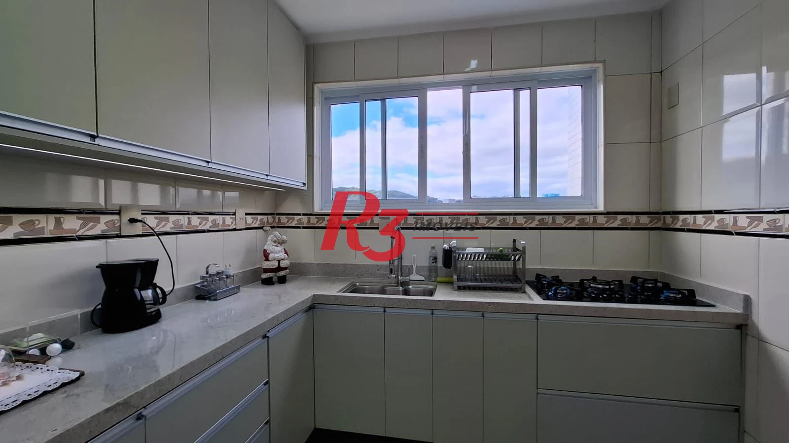 Apartamento com 3 dormitórios à venda, 180 m² por R$ 850.000,00 - Campo Grande - Santos/SP