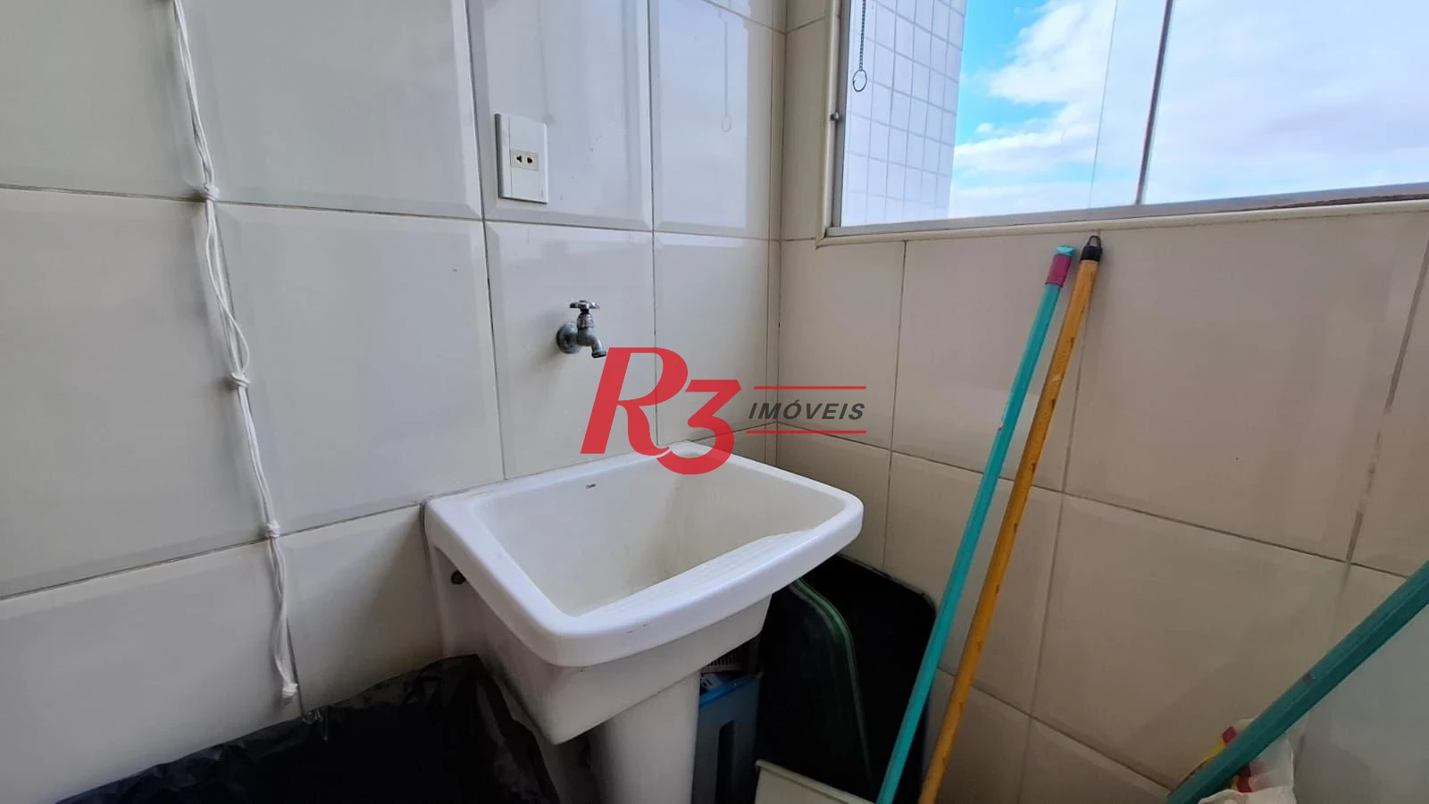 Apartamento com 3 dormitórios à venda, 180 m² por R$ 850.000,00 - Campo Grande - Santos/SP