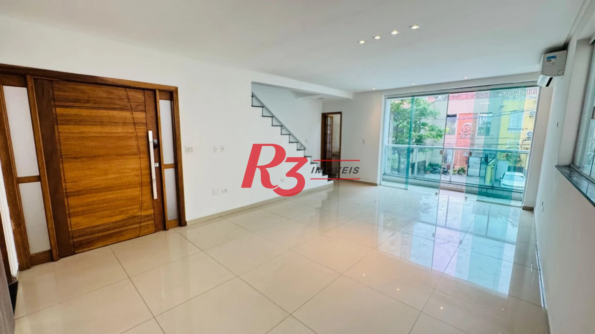 Casa com 4 dormitórios à venda, 194 m² por R$ 1.800.000,00 - Gonzaga - Santos/SP