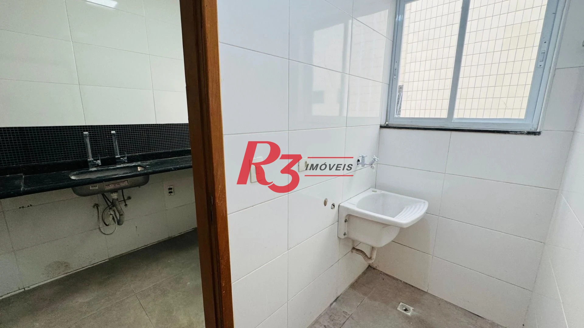Casa com 4 dormitórios à venda, 194 m² por R$ 1.800.000,00 - Gonzaga - Santos/SP