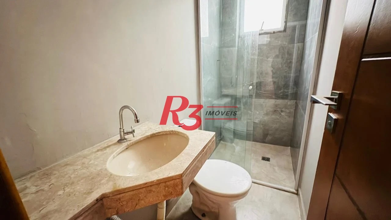 Casa com 4 dormitórios à venda, 194 m² por R$ 1.800.000,00 - Gonzaga - Santos/SP