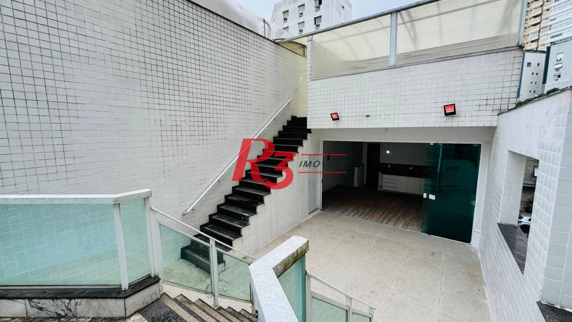 Casa com 4 dormitórios à venda, 194 m² por R$ 1.800.000,00 - Gonzaga - Santos/SP