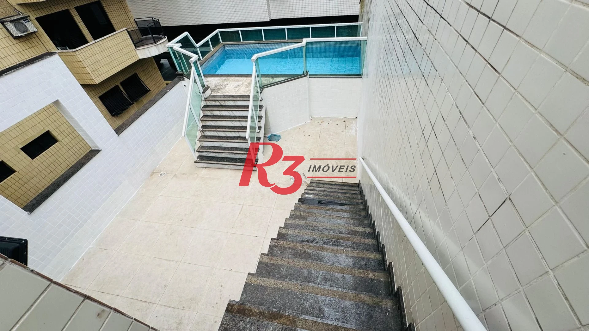 Casa com 4 dormitórios à venda, 194 m² por R$ 1.800.000,00 - Gonzaga - Santos/SP