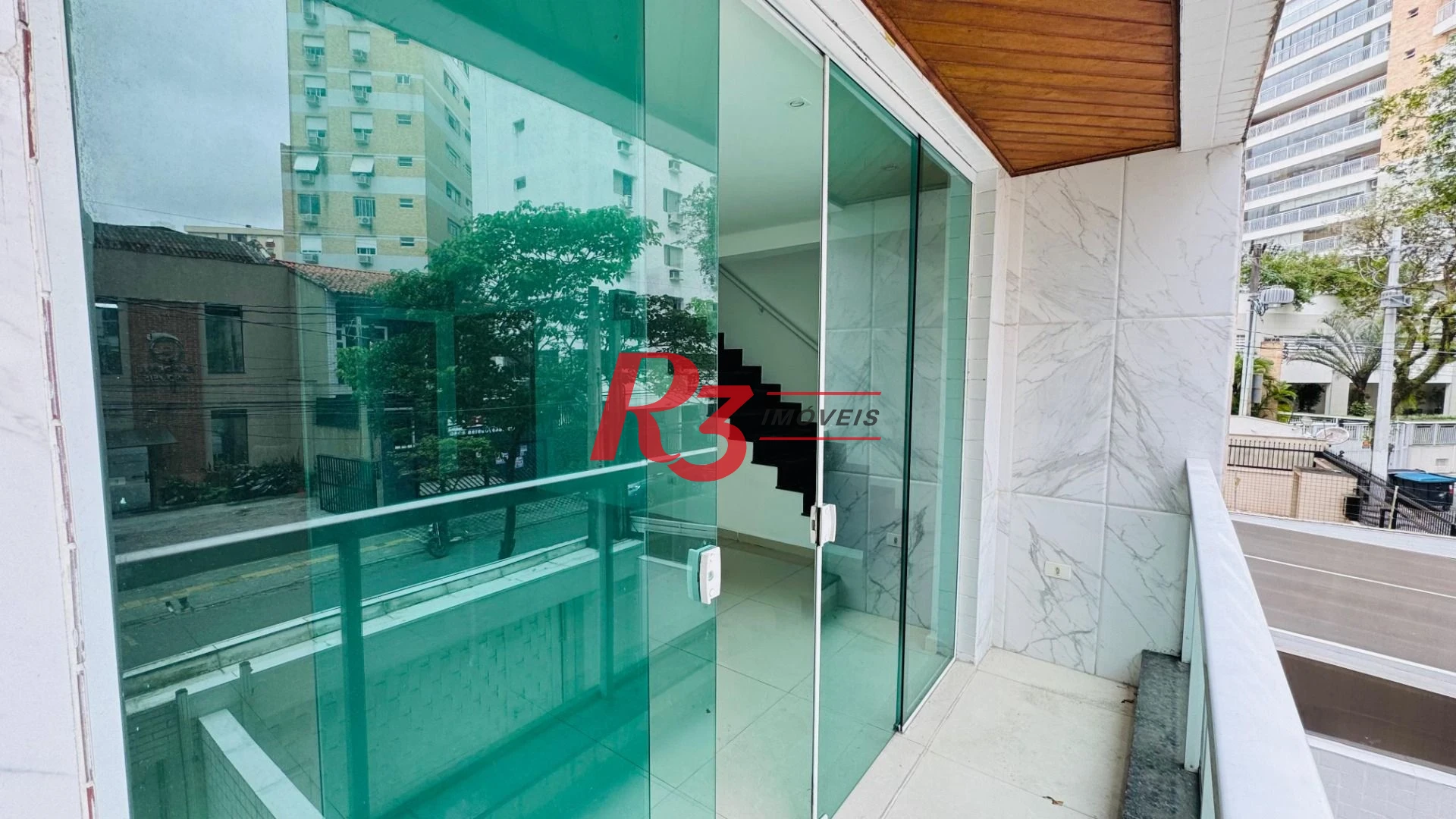 Casa com 4 dormitórios à venda, 194 m² por R$ 1.800.000,00 - Gonzaga - Santos/SP