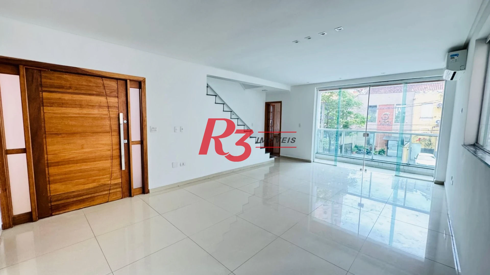 Casa com 4 dormitórios à venda, 194 m² por R$ 1.800.000,00 - Gonzaga - Santos/SP