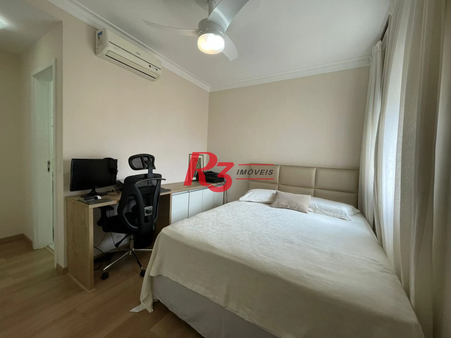 Apartamento com 3 dormitórios à venda, 155 m² por R$ 2.330.000,00 - Embaré - Santos/SP