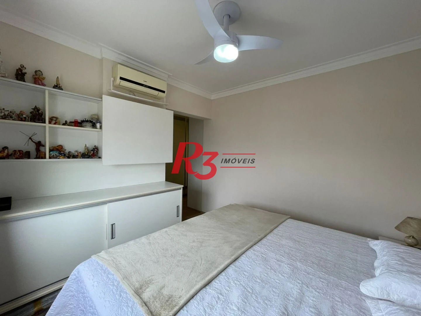 Apartamento com 3 dormitórios à venda, 155 m² por R$ 2.330.000,00 - Embaré - Santos/SP