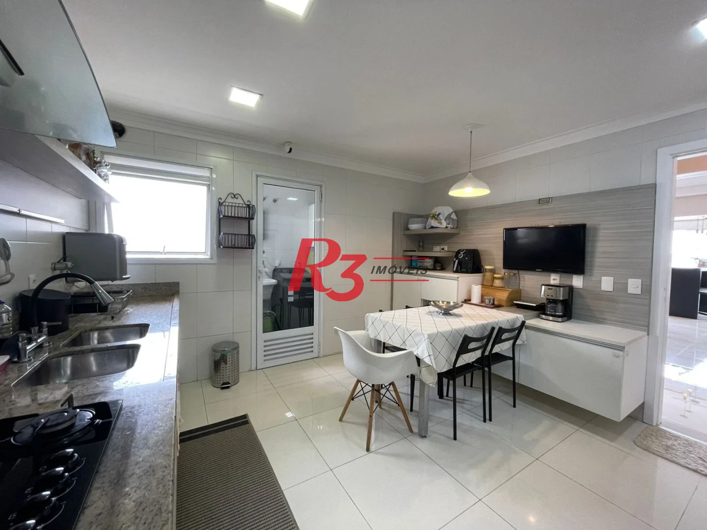 Apartamento com 3 dormitórios à venda, 155 m² por R$ 2.330.000,00 - Embaré - Santos/SP