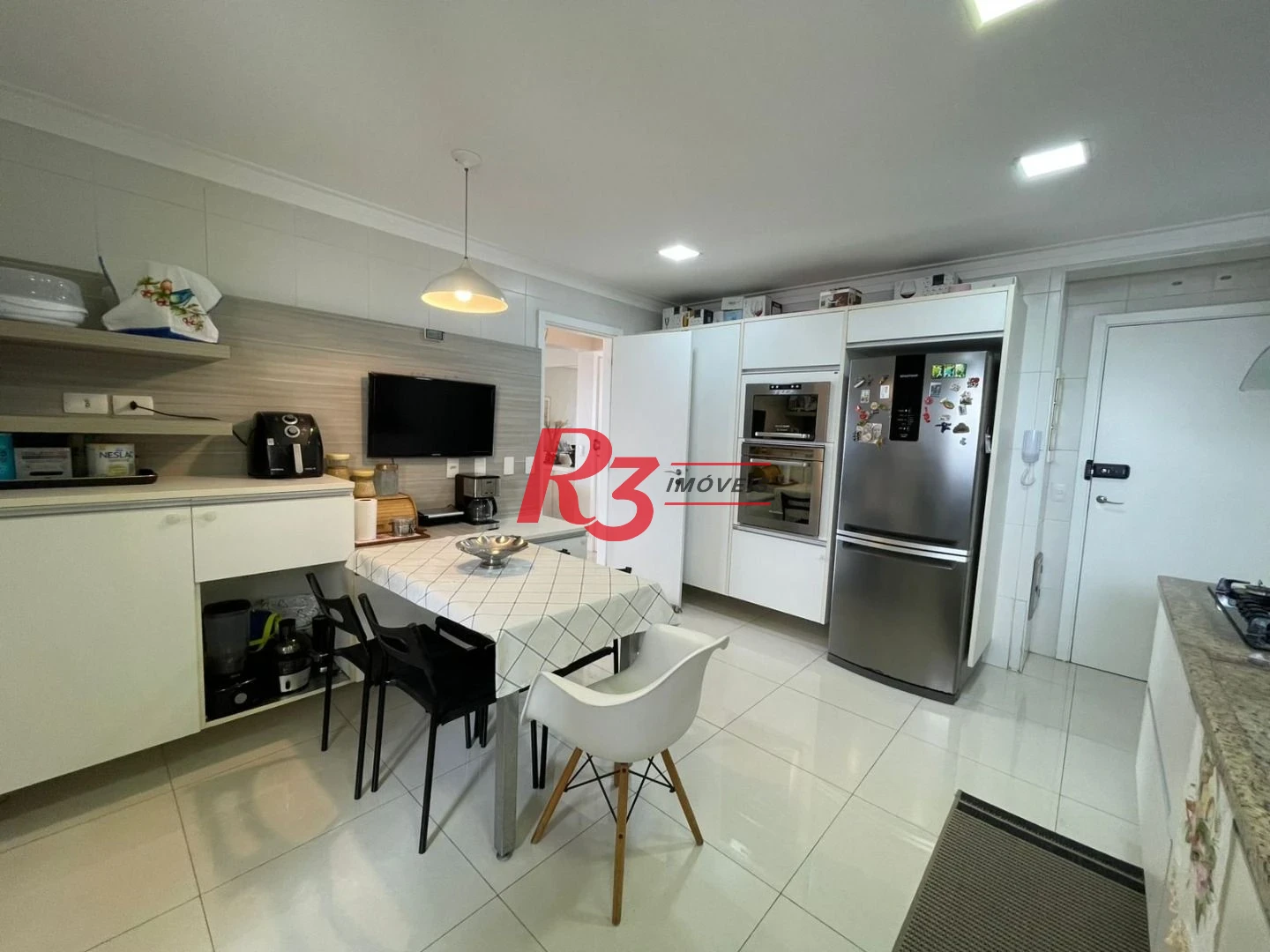 Apartamento com 3 dormitórios à venda, 155 m² por R$ 2.330.000,00 - Embaré - Santos/SP