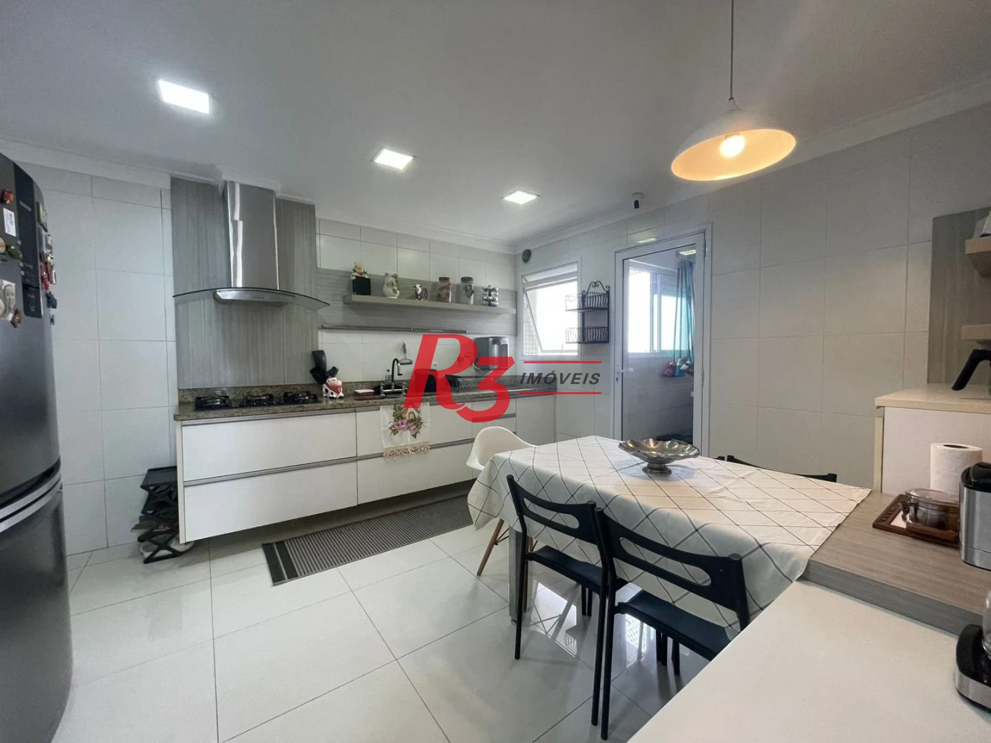 Apartamento com 3 dormitórios à venda, 155 m² por R$ 2.330.000,00 - Embaré - Santos/SP