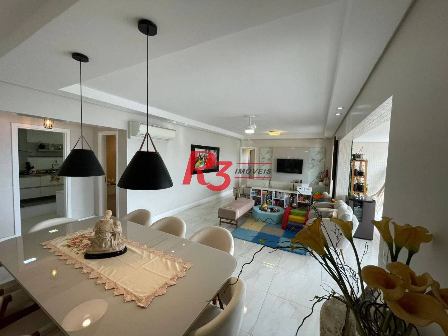 Apartamento com 3 dormitórios à venda, 155 m² por R$ 2.330.000,00 - Embaré - Santos/SP