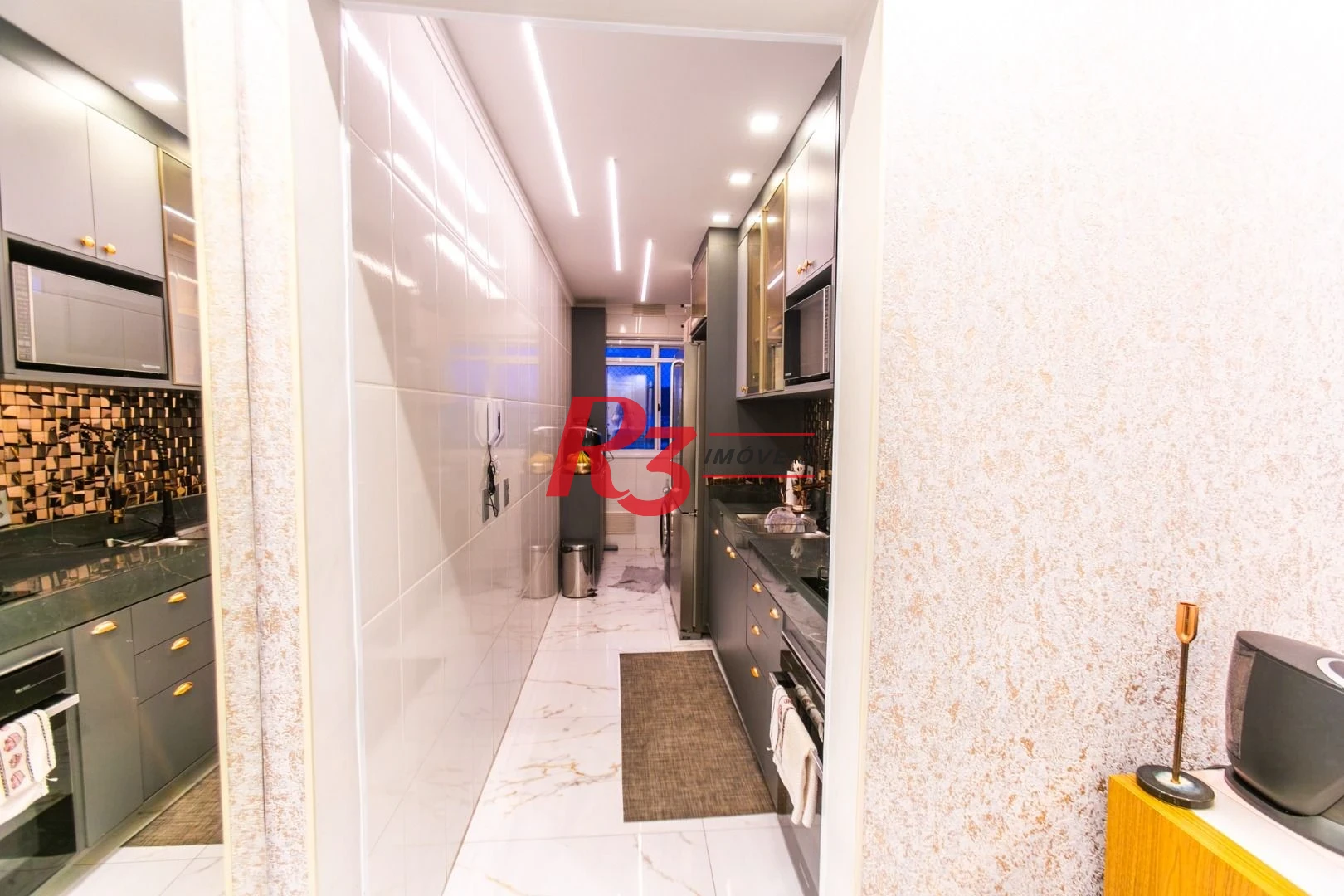 Apartamento com 3 dormitórios à venda, 84 m² por R$ 840.000,00 - Marapé - Santos/SP