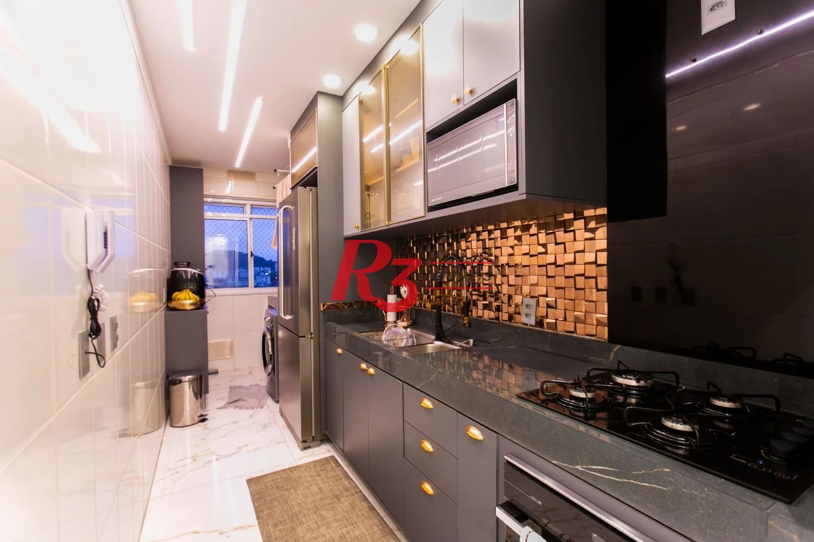 Apartamento com 3 dormitórios à venda, 84 m² por R$ 840.000,00 - Marapé - Santos/SP