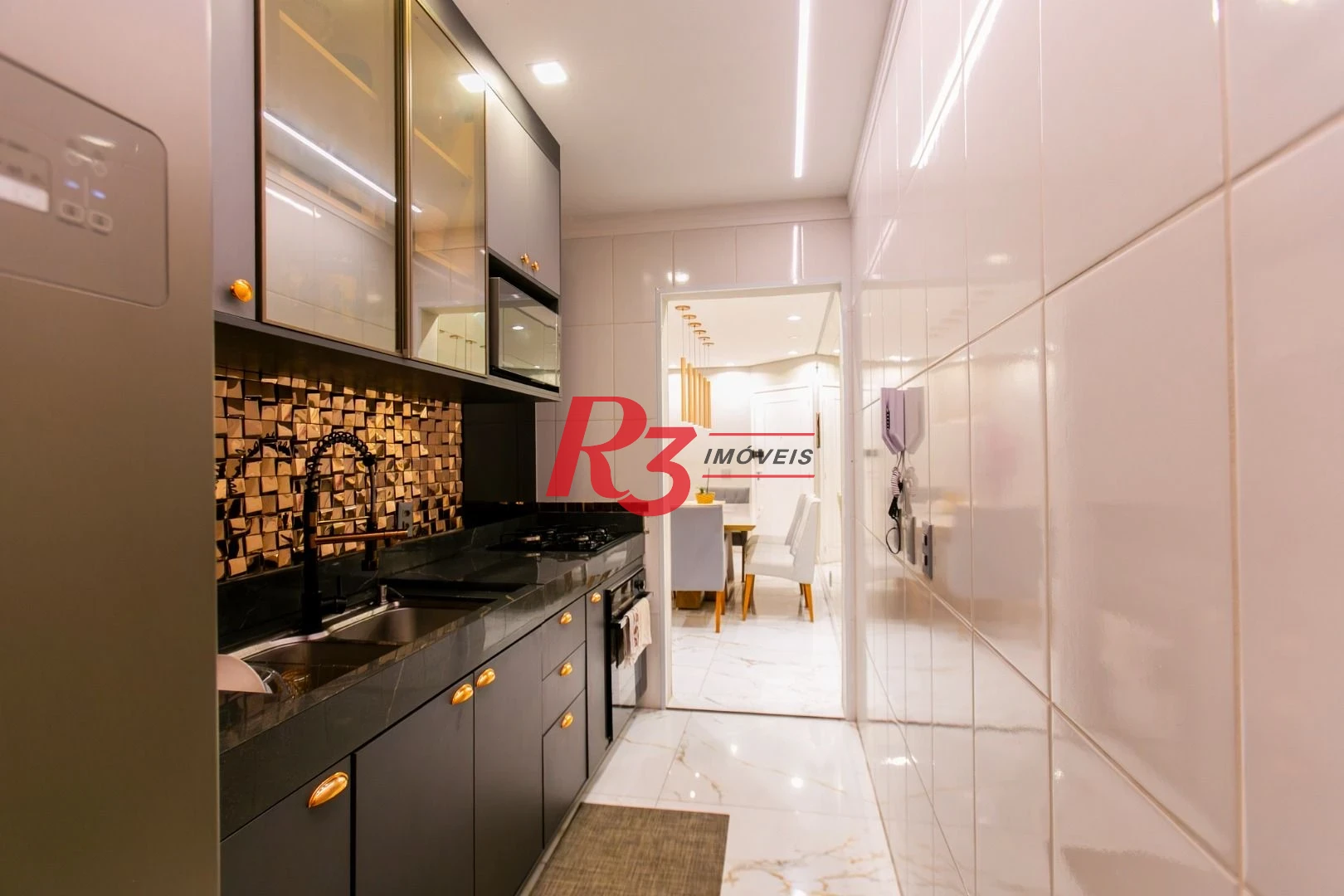 Apartamento com 3 dormitórios à venda, 84 m² por R$ 840.000,00 - Marapé - Santos/SP