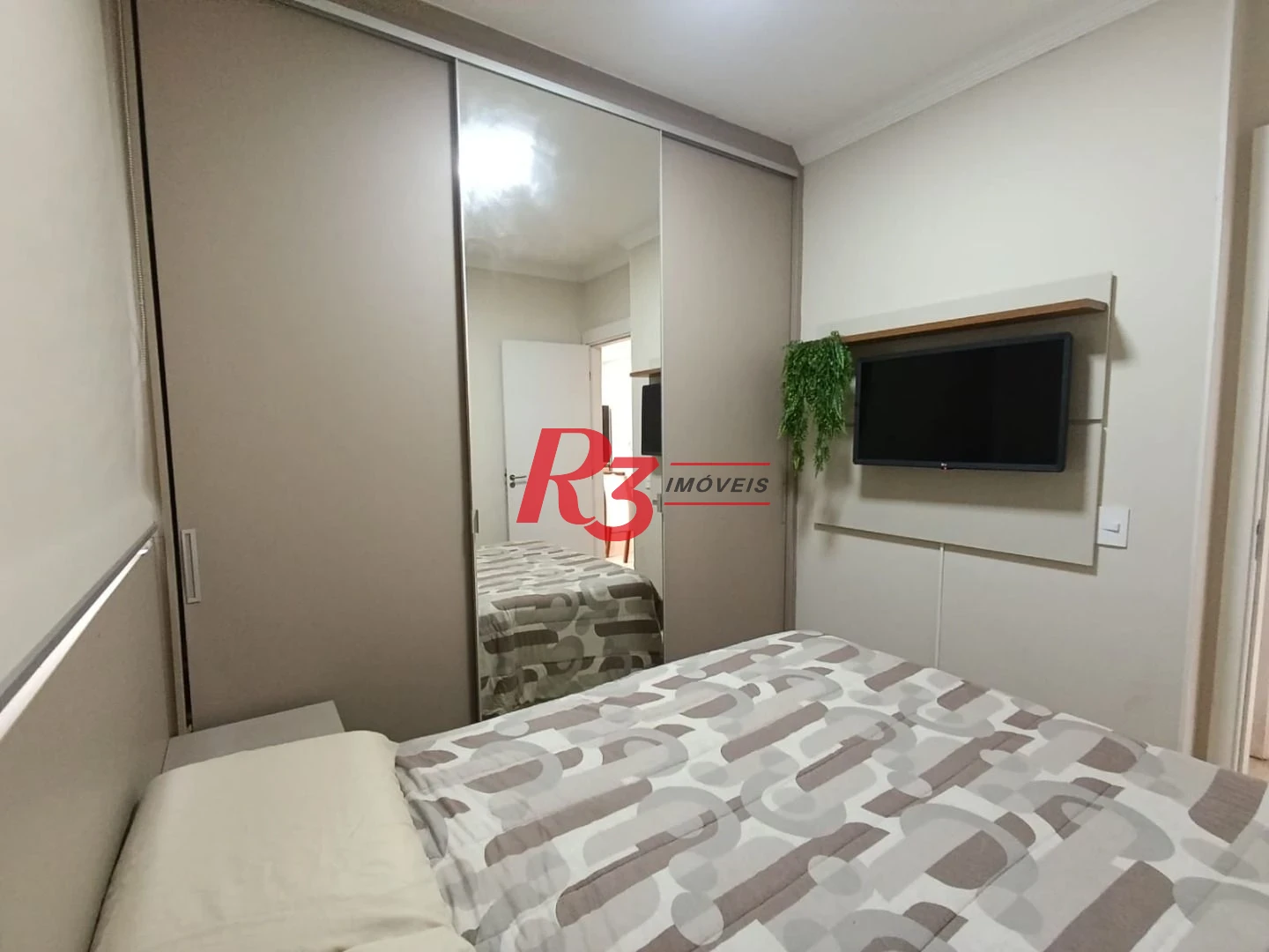 Apartamento com 2 dormitórios à venda, 45 m² por R$ 320.000,00 - Castelo - Santos/SP