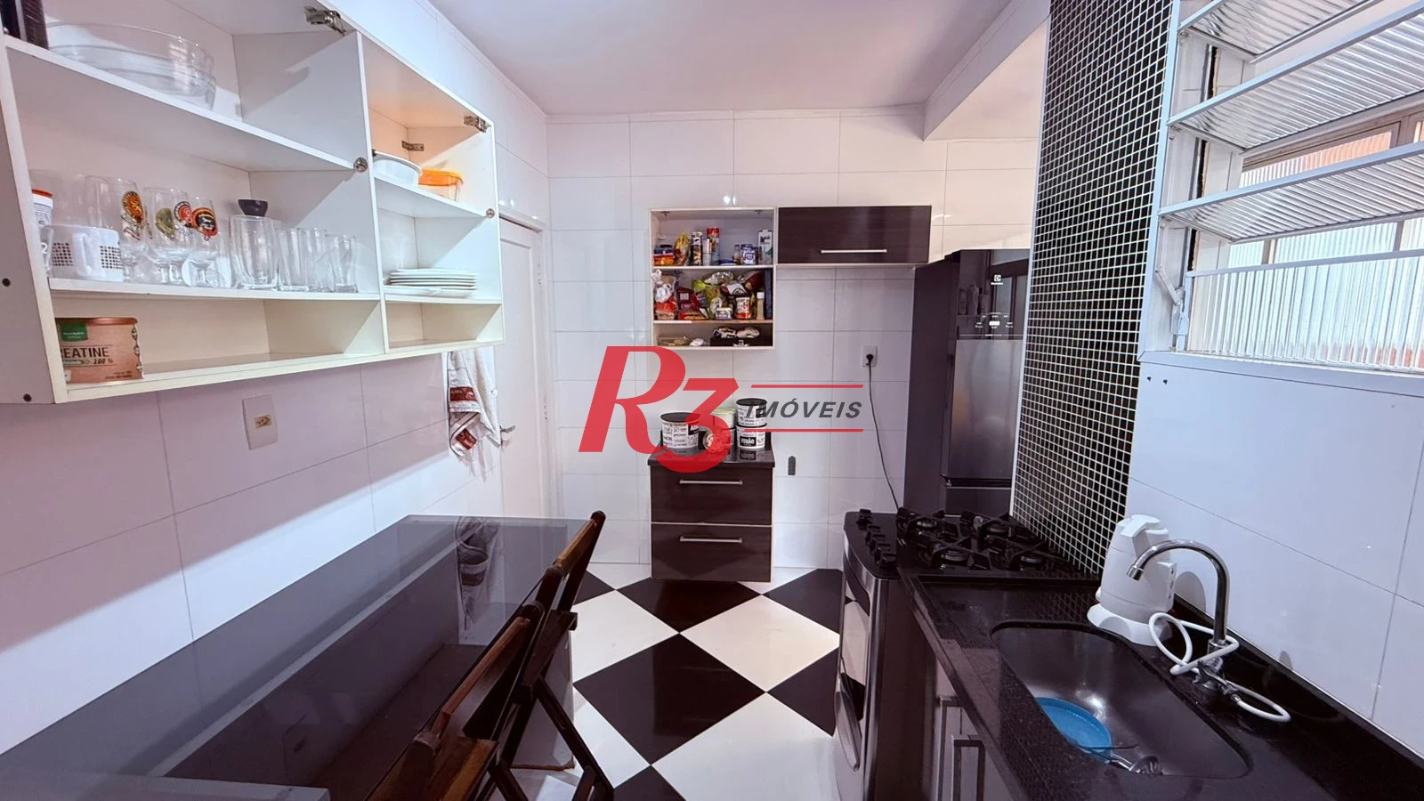 Apartamento com 2 dormitórios à venda, 67 m² por R$ 380.000,00 - Macuco - Santos/SP