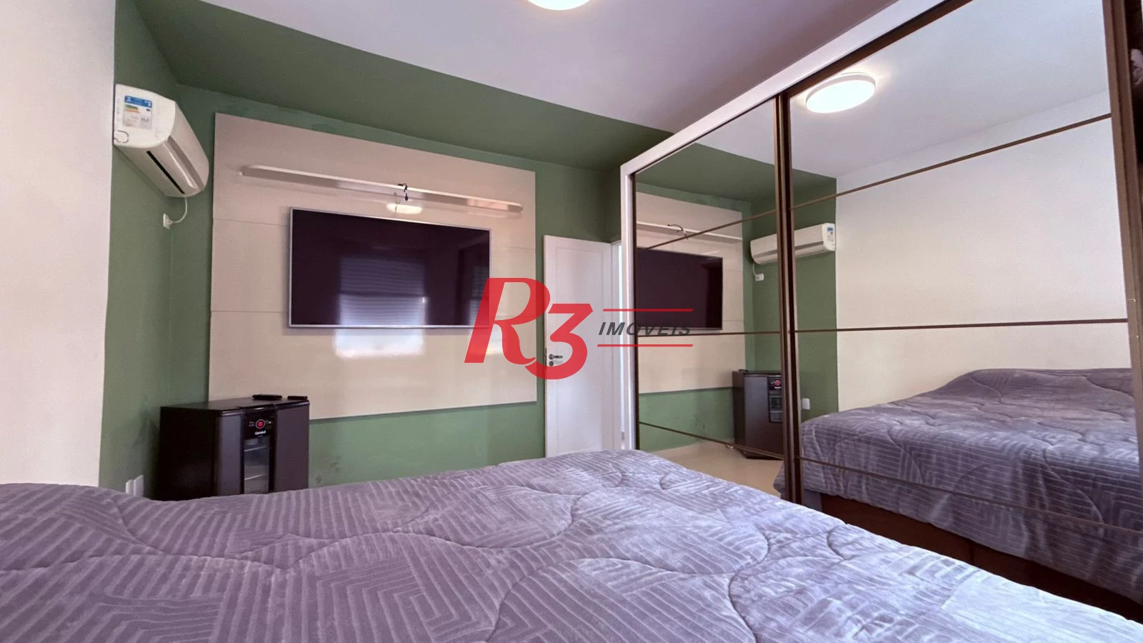Apartamento com 2 dormitórios à venda, 67 m² por R$ 380.000,00 - Macuco - Santos/SP