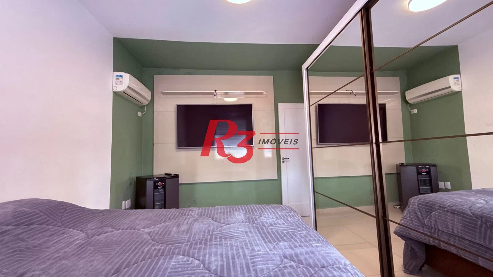 Apartamento com 2 dormitórios à venda, 67 m² por R$ 380.000,00 - Macuco - Santos/SP