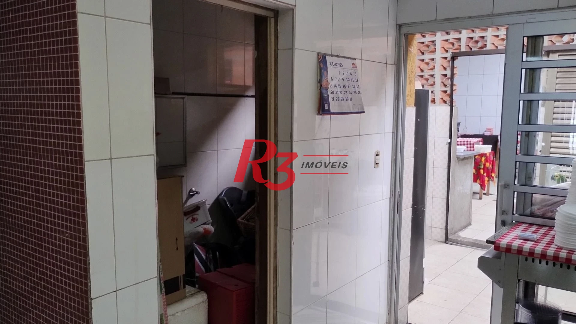 Sobrado com 3 dormitórios à venda, 283 m² por R$ 650.000,00 - Chico de Paula - Santos/SP