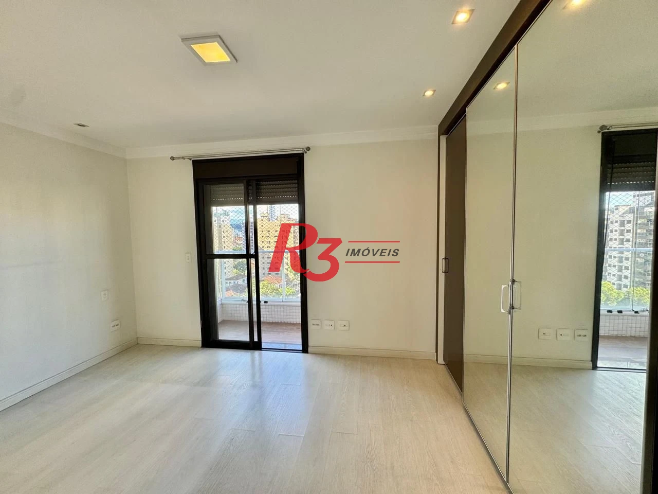 Apartamento com 3 dormitórios à venda, 139 m² por R$ 1.650.000,00 - Gonzaga - Santos/SP