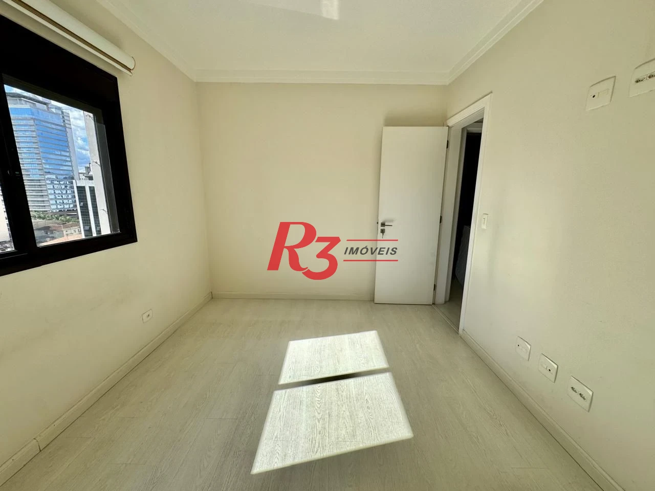 Apartamento com 3 dormitórios à venda, 139 m² por R$ 1.650.000,00 - Gonzaga - Santos/SP